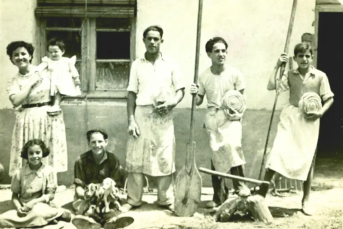 Interior de nuestra panadería artesanal en Carpio